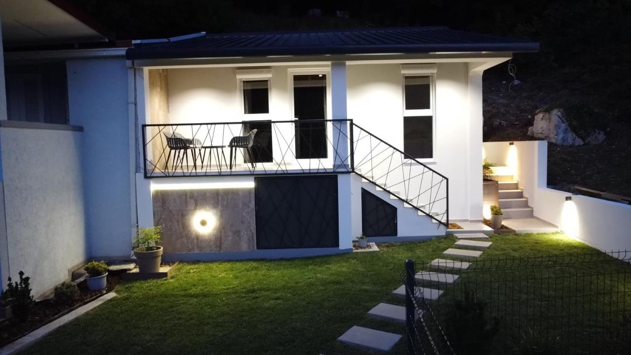 Blue Yard - Bed and Breakfast Lepetani