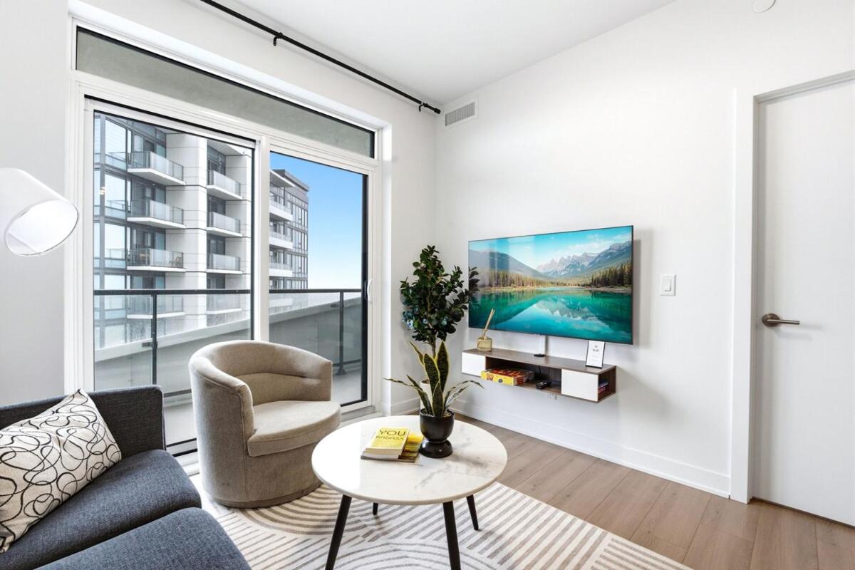 Stylish Skyview Condo in Kitchener Downtown - Ferienwohnung Kitchener