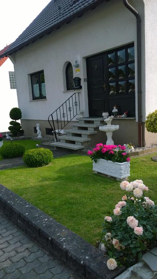 B&B Sarrebruck - Ferienwohnung Dernbecher - Bed and Breakfast Sarrebruck