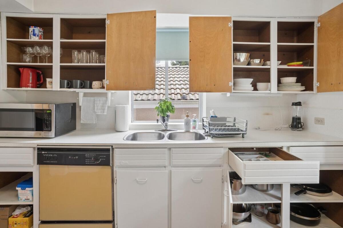 Roomy 3BR West Side Family Near UBC and Parks - Chambres d'hôtes Vancouver