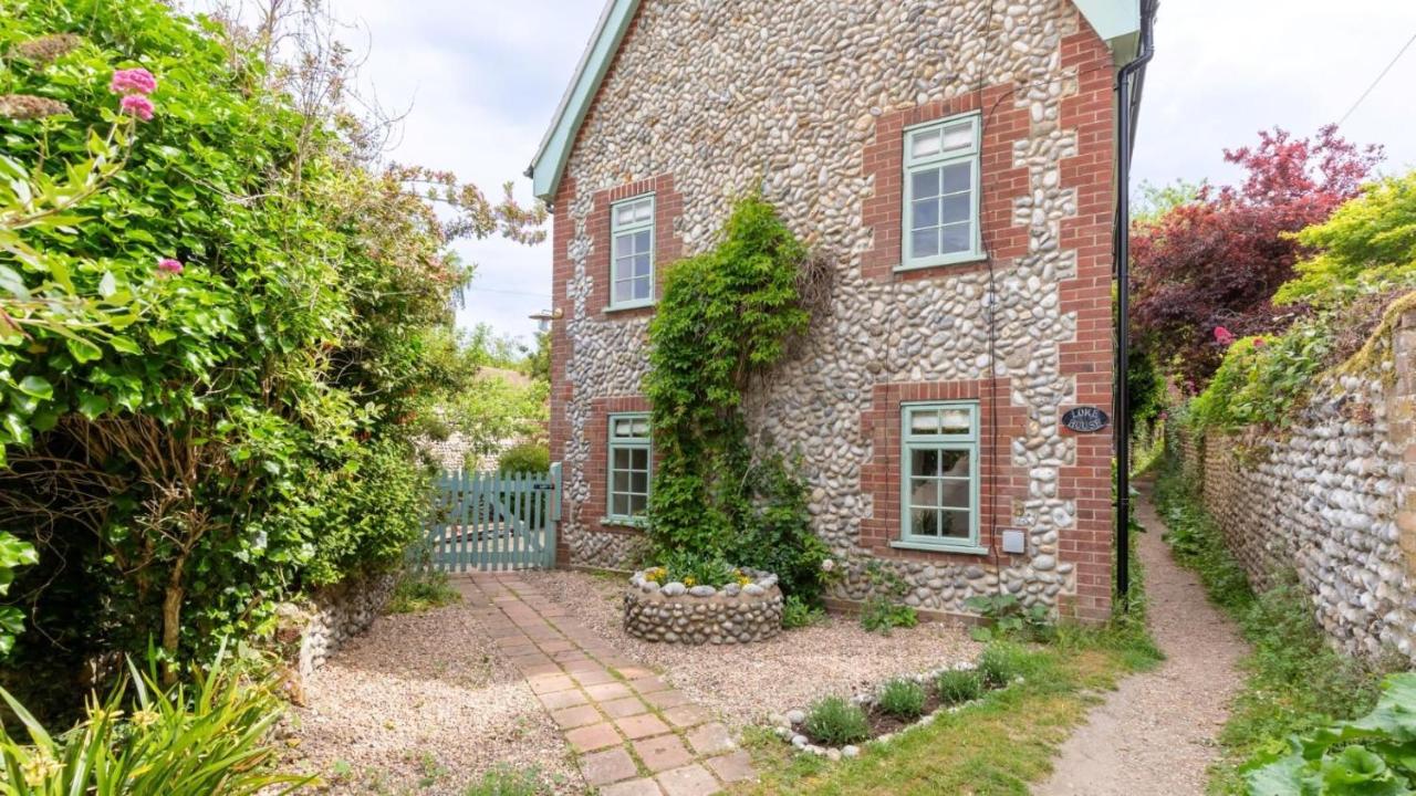 Loke House, Cley Next The Sea By Together Travel - Bed and Breakfast Cley next the Sea