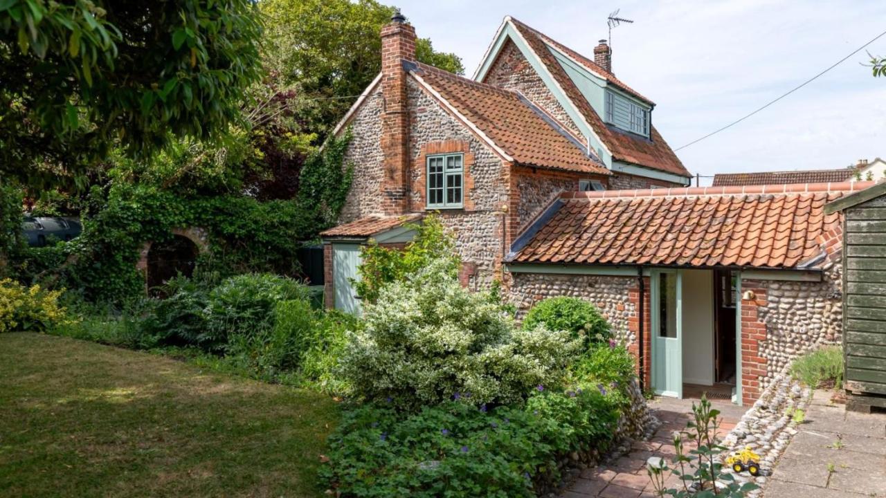 Loke House, Cley Next The Sea By Together Travel - Bed and Breakfast Cley next the Sea