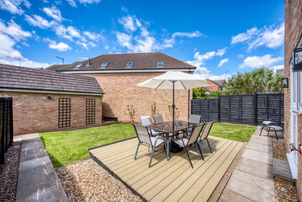 CHERRYTREES Beautiful 5 Bedrooms, Sleeps 9, 3 Bathrooms, Parking, Ideal for Groups and Work Stays - Ferienwohnung Corby
