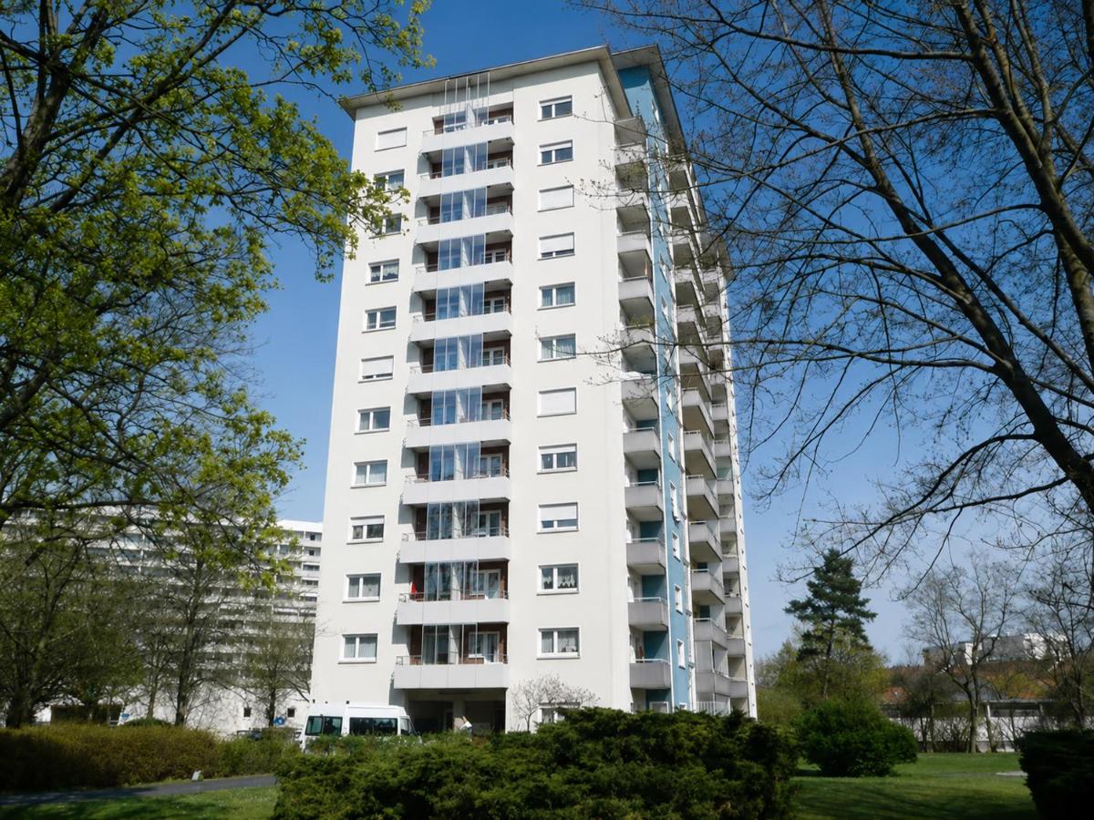 Panorama-Apartment mit Balkon und Traumblick - B&B Schweinfurt