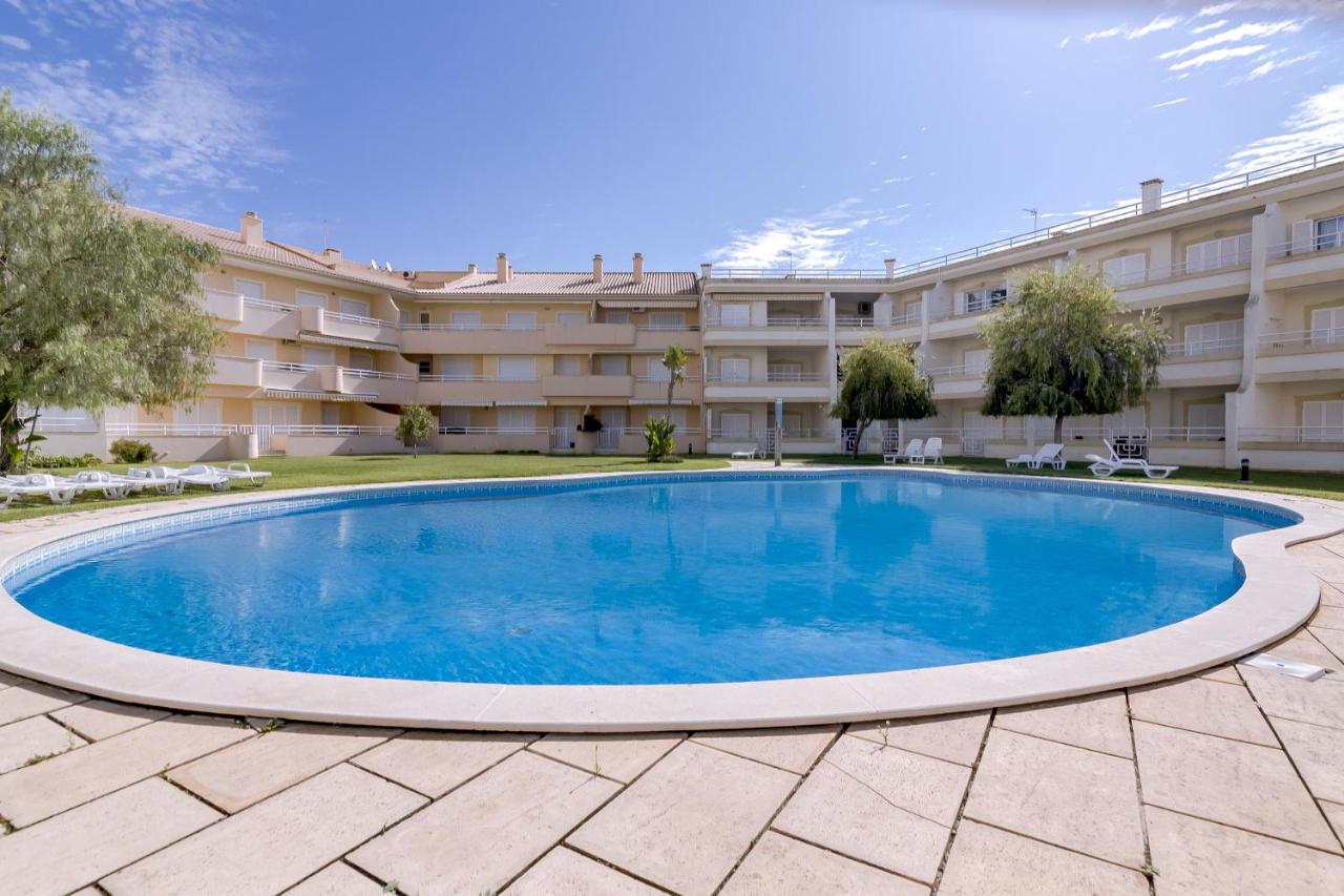 Nuri Beach - Near the beach with pool by HD - Chambres d'hôtes Vilamoura