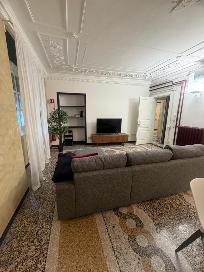Happy Family Apartments Historical Luxury A - Ferienwohnung Genua