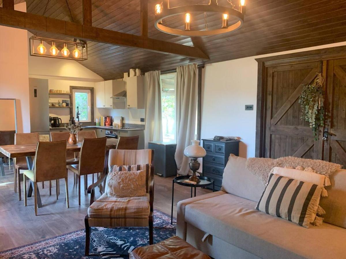 Hunters Cabin - Rustic farm stay - B&B Great Chart