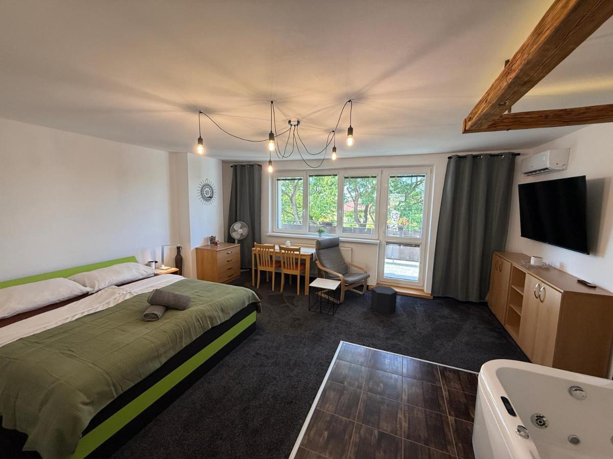 Apartmány Adam - Bed and Breakfast Sedlec