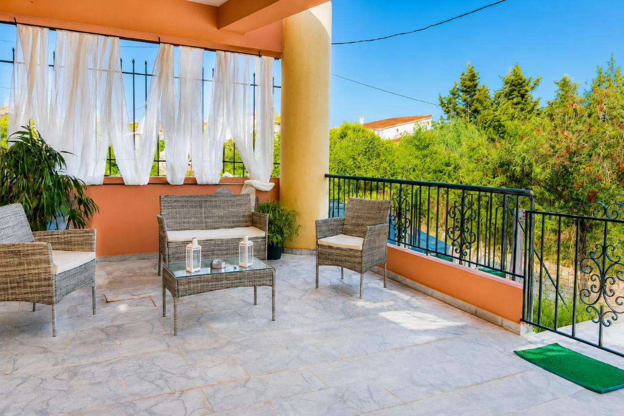 Hary's House Cozy Getaway 5 min from the Beach - B&B Kardamás