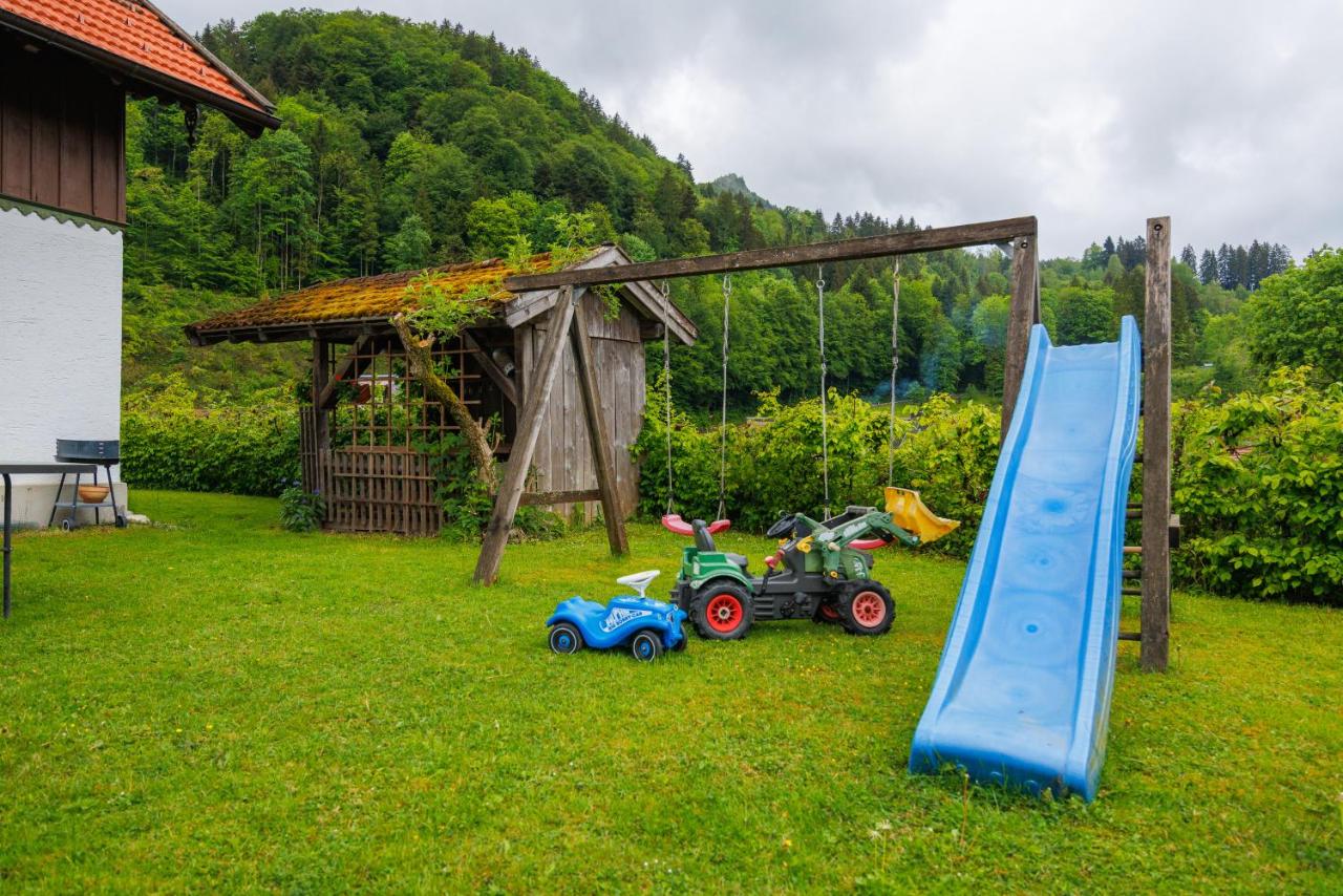 Ferienhaus Hallweger inkl. Chiemgaukarte - Chambres d'hôtes Ruhpolding