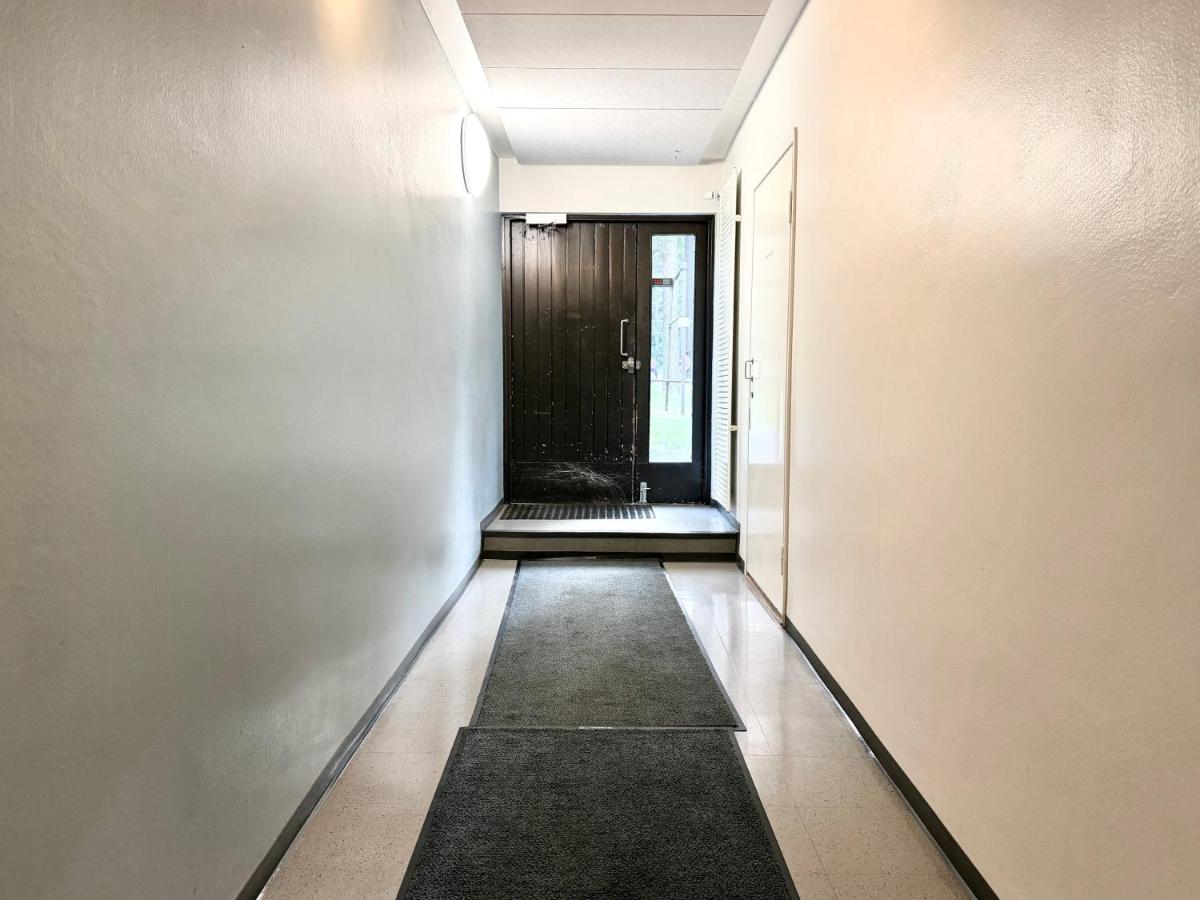 Spacious City Apartment Near Nature & Metro - Ferienwohnung Helsinki