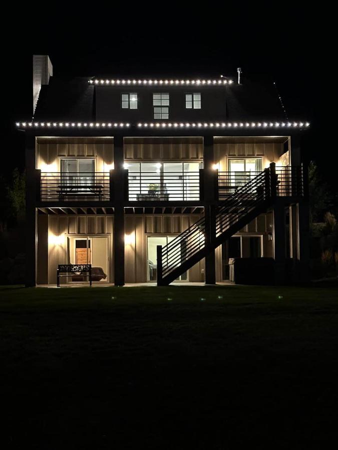 Luxury Farm Home @ Stoney Farms w/ Private Hot Tub - Bed and Breakfast Panguitch