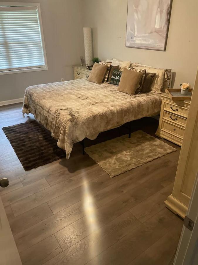 Spacious Stockbridge Sanctuary: 20 Mins to Airport - Chambres d'hôtes Stockbridge