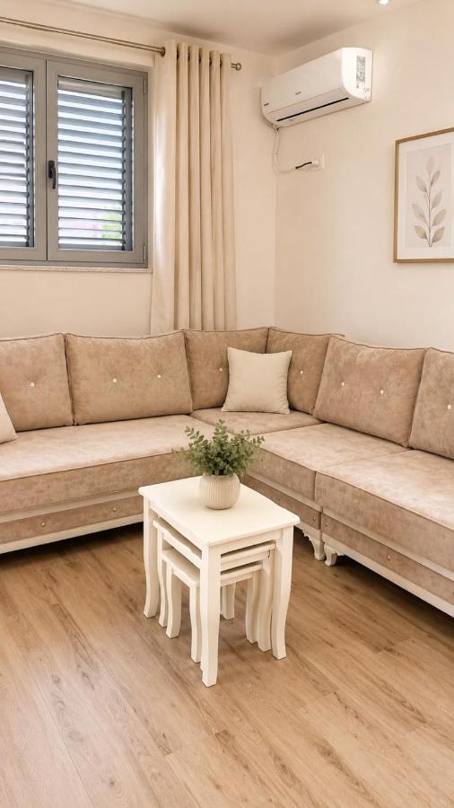 Pine Villa - B&B Fier