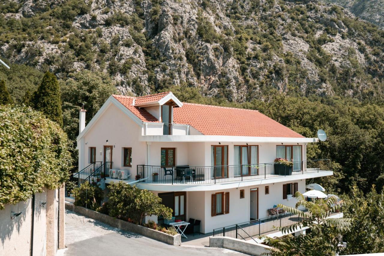 Hill House Orahovac - B&B Kotor