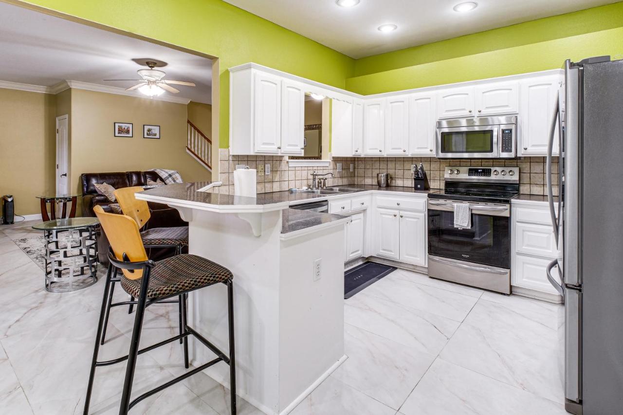 5 Mi to Coler MTB Preserve! Family Home w/ Yard - B&B Bentonville