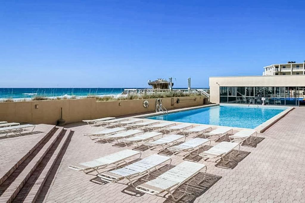 16th floor condo with shared on-site pools hot tub restaurant and bar - Ferienwohnung Destin