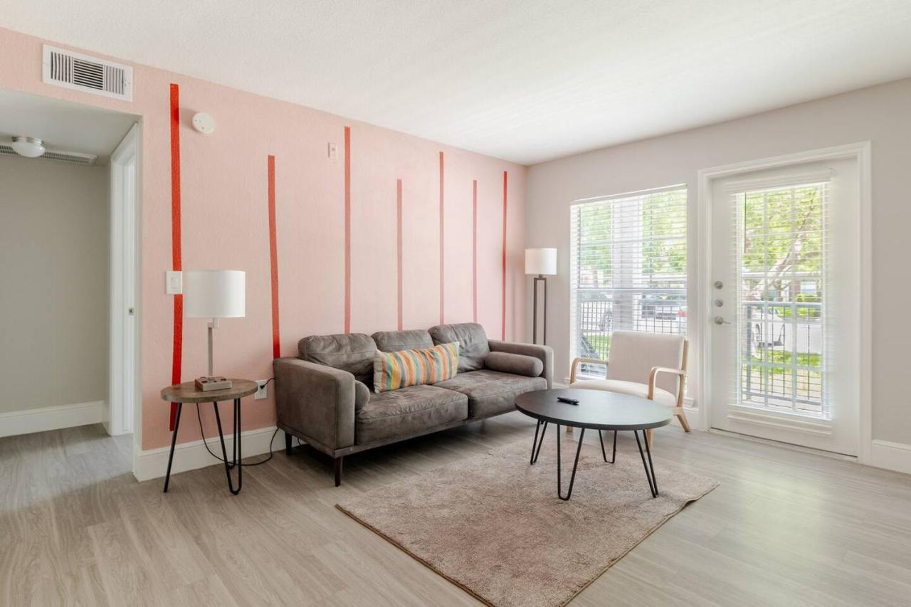 Comfy King 1BR facing NRG | near Med Center |RODEO - B&B Houston