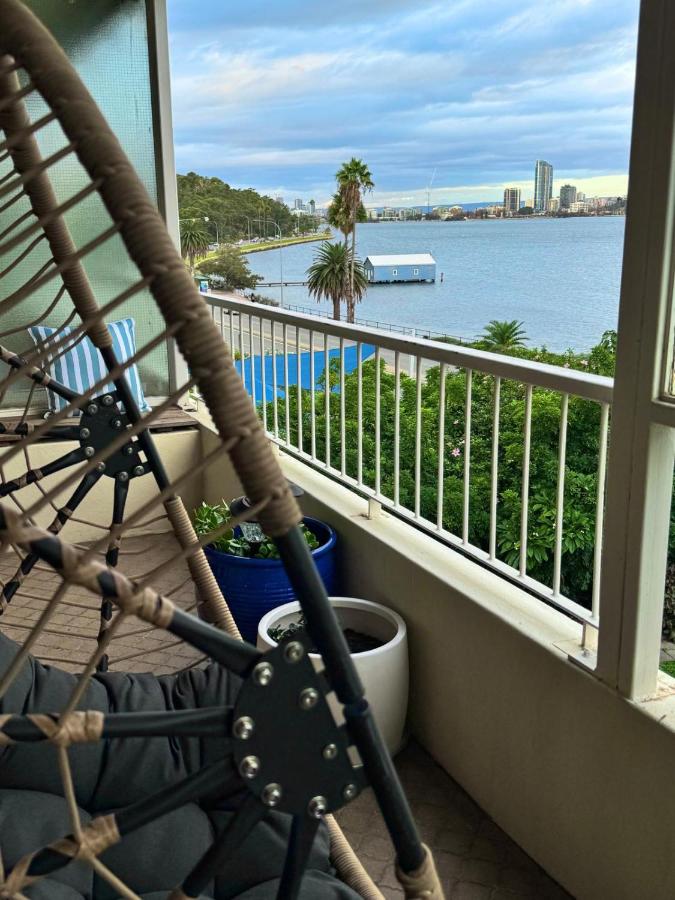 Casa Lune Swan River Views, Steps to Blue Boat House and CBD - B&B Perth