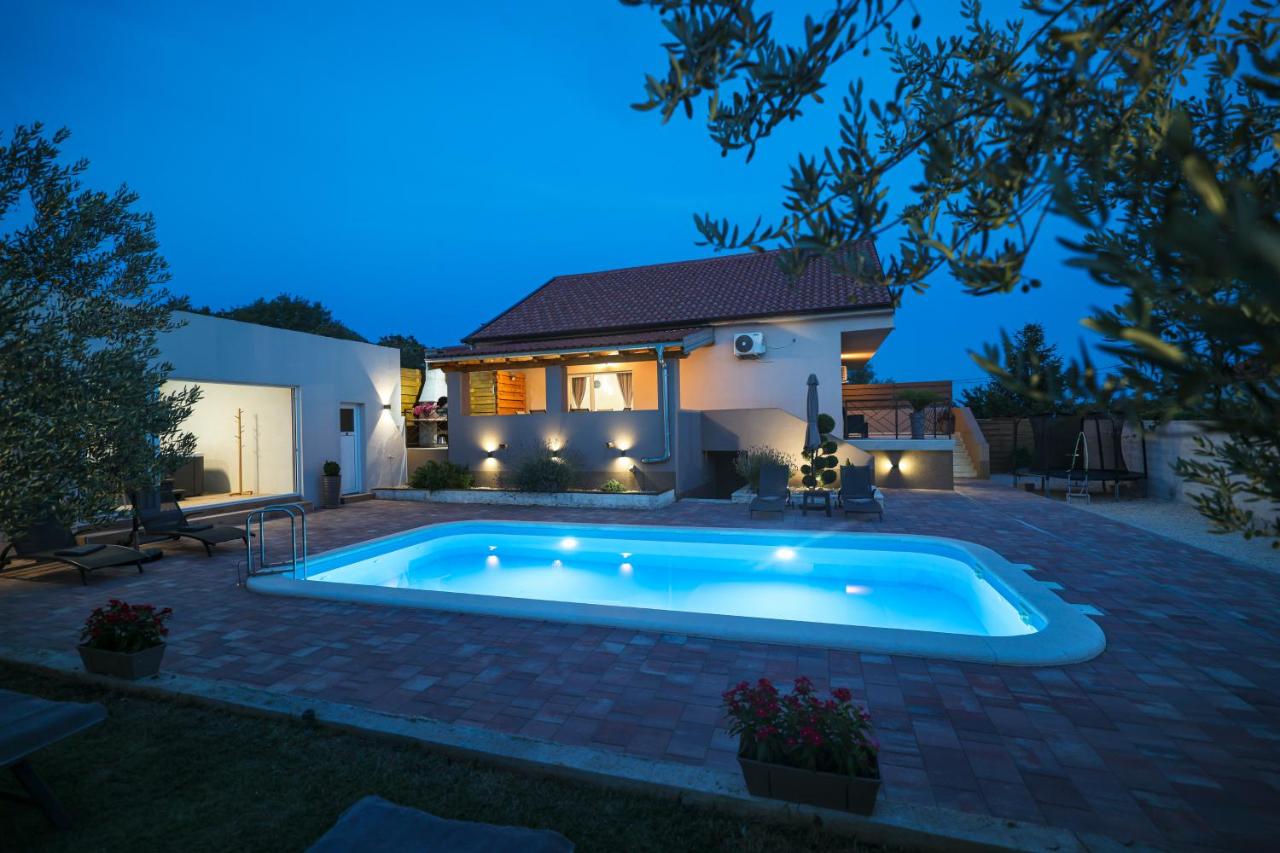 Holiday spa house Strenja - Ferienwohnung Sukošan