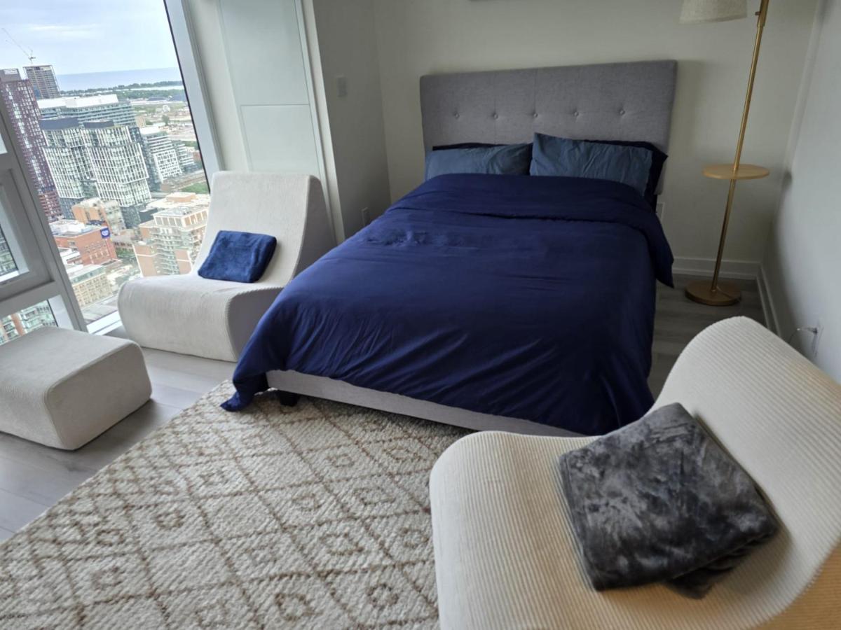 Downtown Toronto Core, Studio Apartment - Bed and Breakfast Toronto