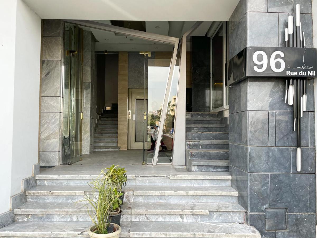 AB N103 Spacious Nile View Duplex Studio - Bed and Breakfast Caïro