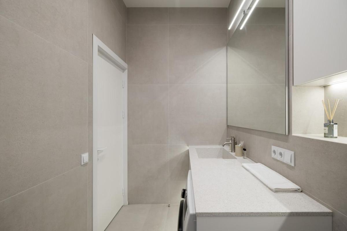 Modern Downtown Retreat - Ferienwohnung Chişinău