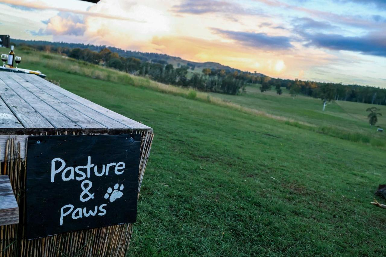 Pasture and Paws by Tiny Away - Chambres d'hôtes Leeville