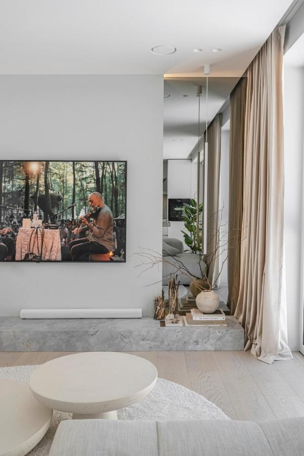 Refined luxury apartment surrounded by forest - Bed and Breakfast Vilnius