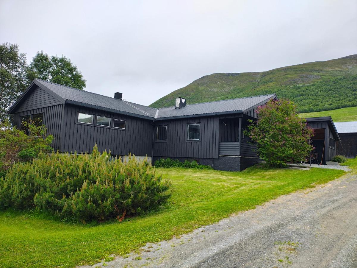 Three bedroom home with an amazing mountain view! - Ferienwohnung Oppdal