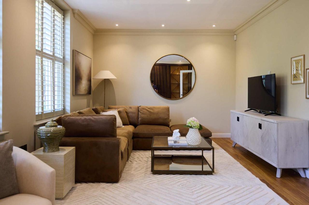 The 1788 Wood-Panelled Townhouse - Hampstead Heath - B&B London