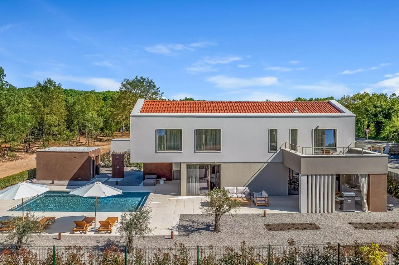 Nareo Villa Collection with Private Pool - B&B Albona