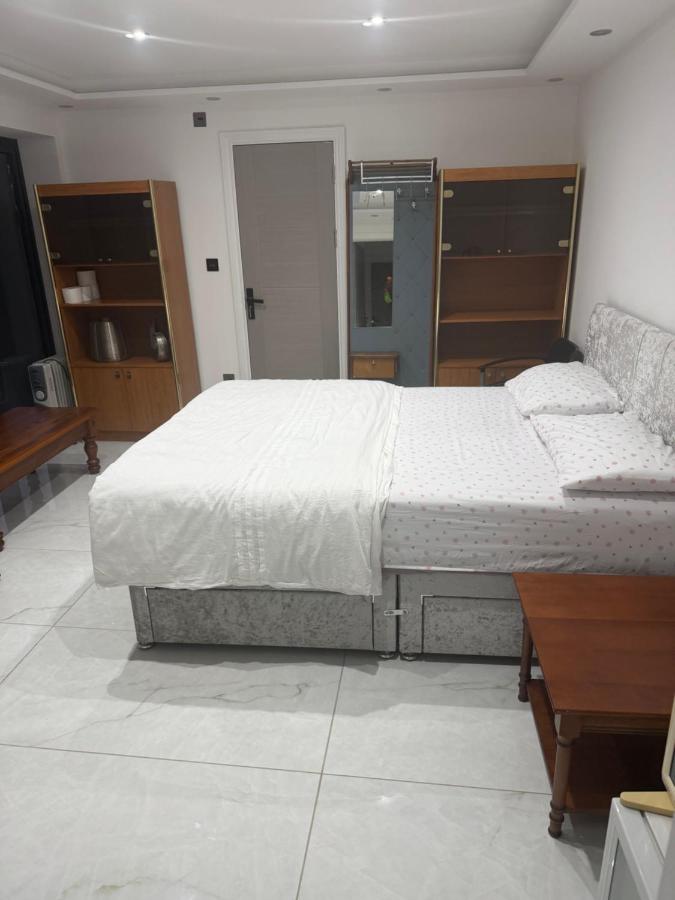 Studio Flat - B&B Canvey Island