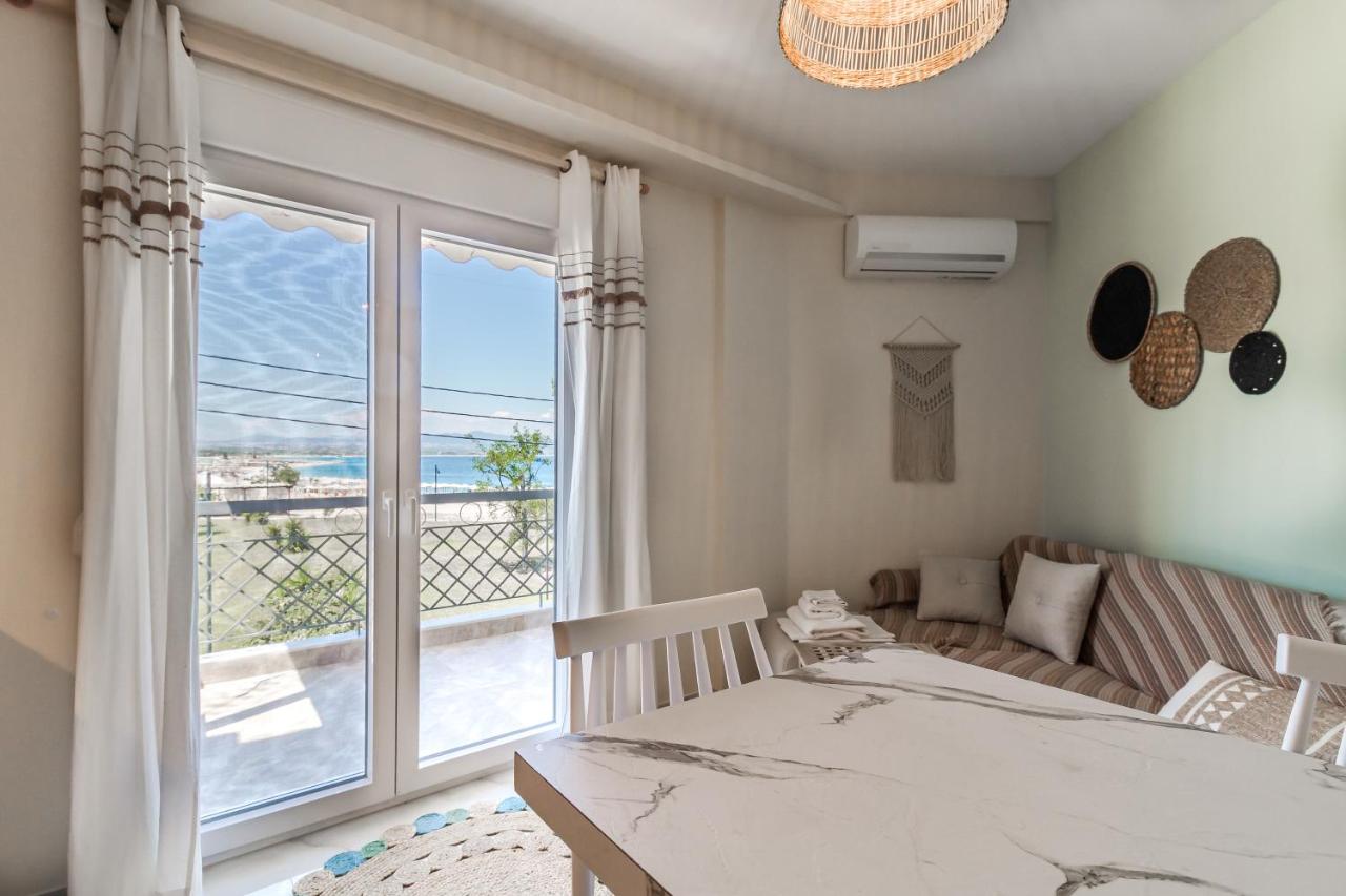 Delion Seaview Apartment by RentalsPro-Nea Potidea - Ferienwohnung Néa Poteídaia