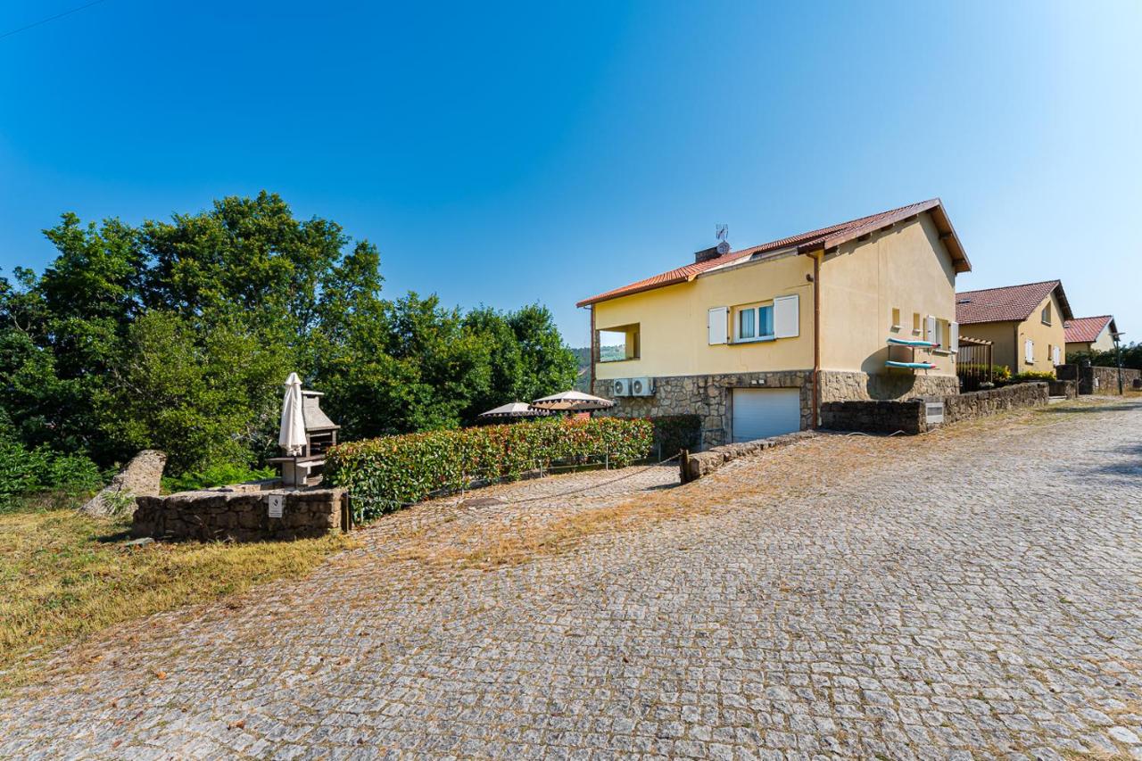 Alma Invicta Padrões I ( w/ Private Swimming Pool) - Chambres d'hôtes Montalegre