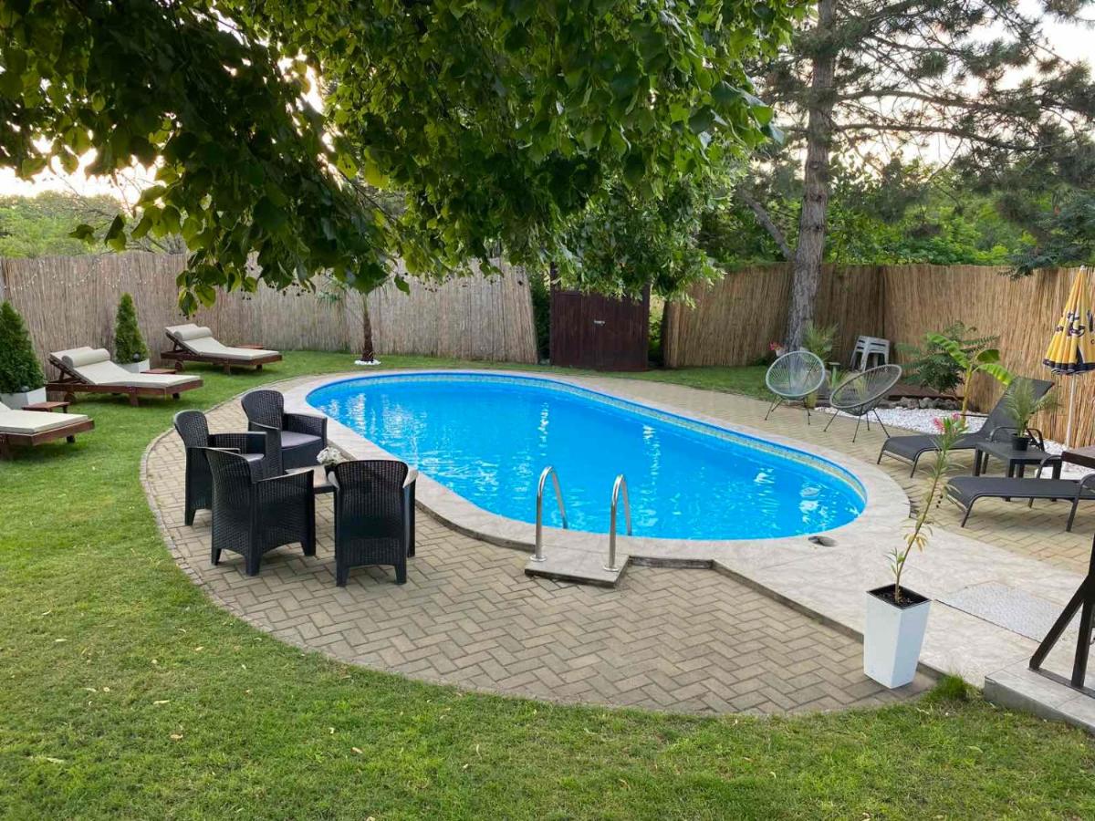 Pool House - B&B Subotica