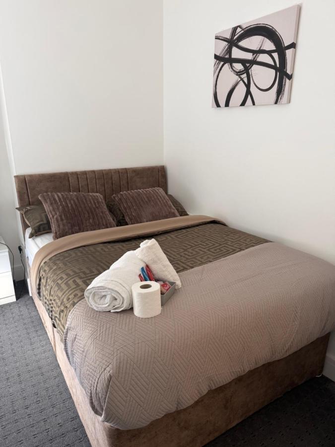Premium Bedroom Escape - B&B Hull