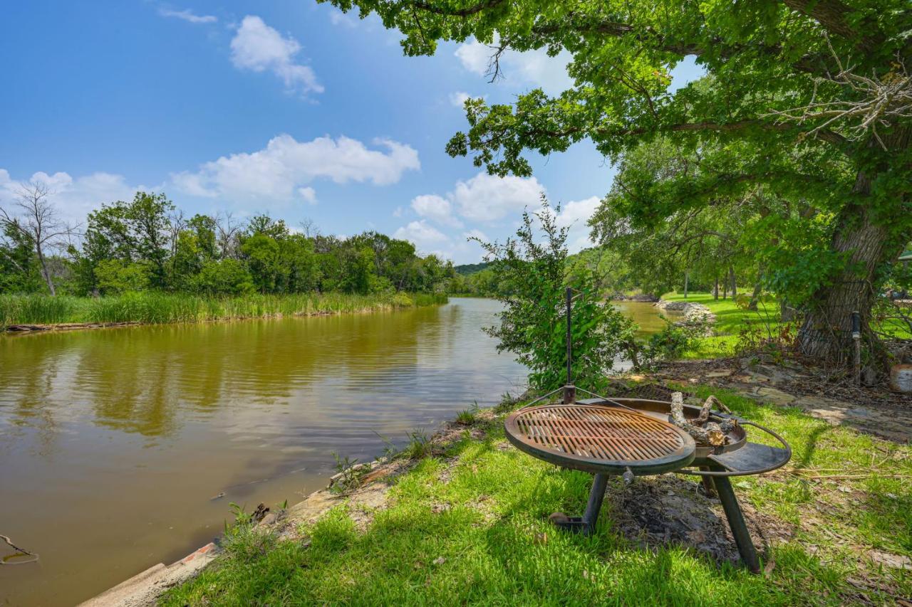 Bring Your Boats! Waterfront Retreat on PK Lake - B&B Graford