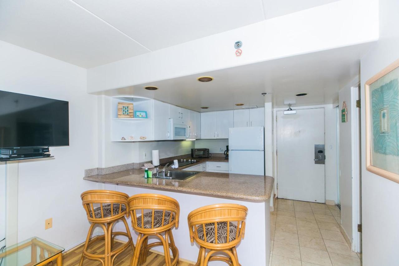 Ilikai Tower 1817 - B&B Honolulu