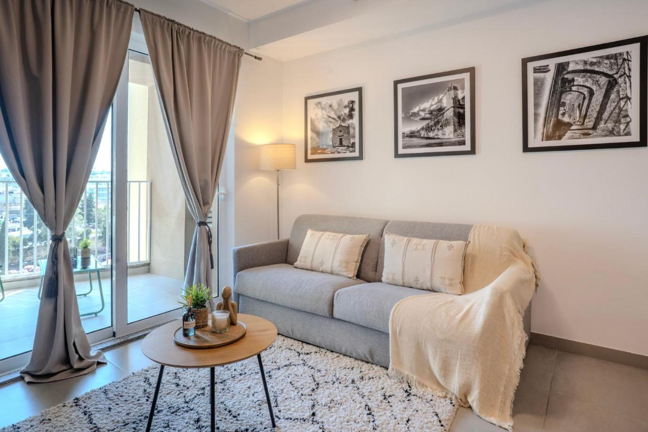 Premium 2BR Apartment 2min Beach Walk Heart of St Julians - B&B San Julian's