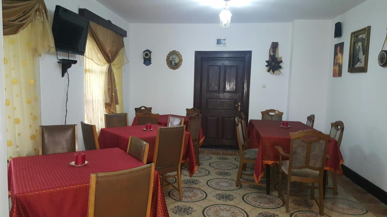 Dofteana Park - Ferienwohnung