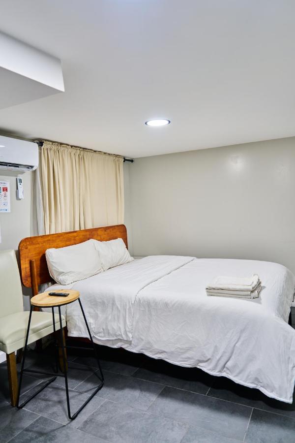 Joynest Nest - Private Entry & Bath - Ferienwohnung Newark