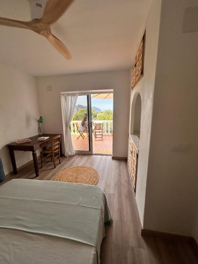 Bright Refuge Between Sea and Mountains - Shared Pool and Private Terrace in Orba - B&B Orba
