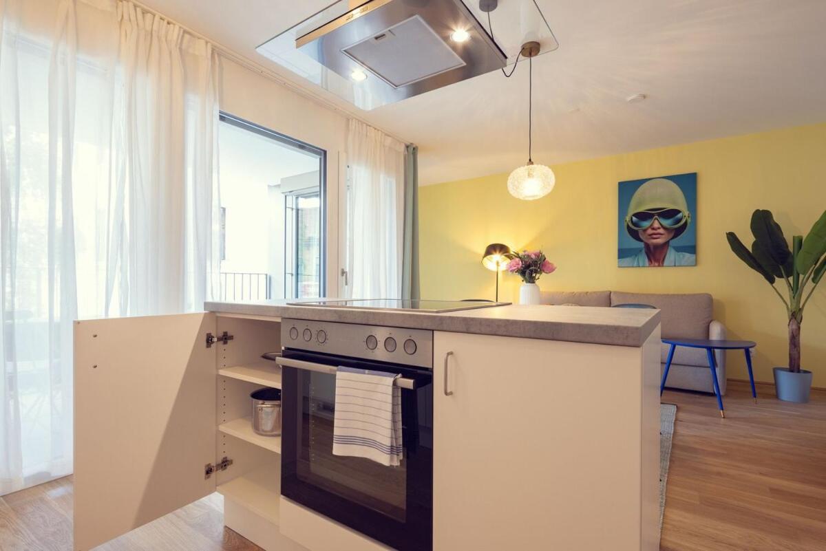 MEVERLING Lemon 4 - B&B Vienna