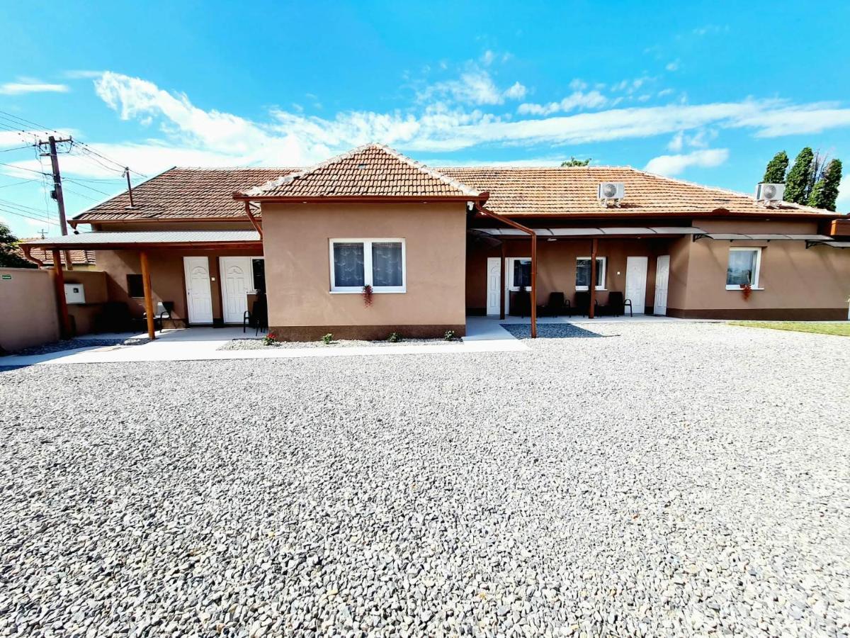 Léna vendégház - B&B Békéscsaba