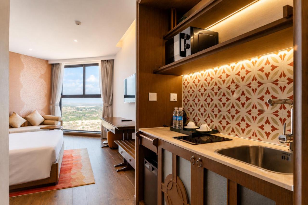 One-Bedroom Apartment with City View