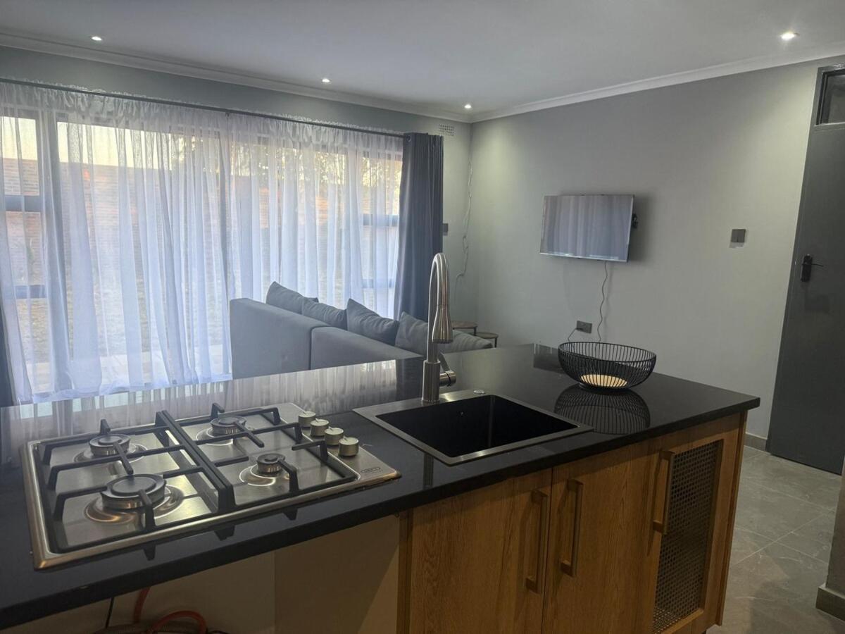 Modern 3-Bed Garden Home in Mabelreign - B&B Harare