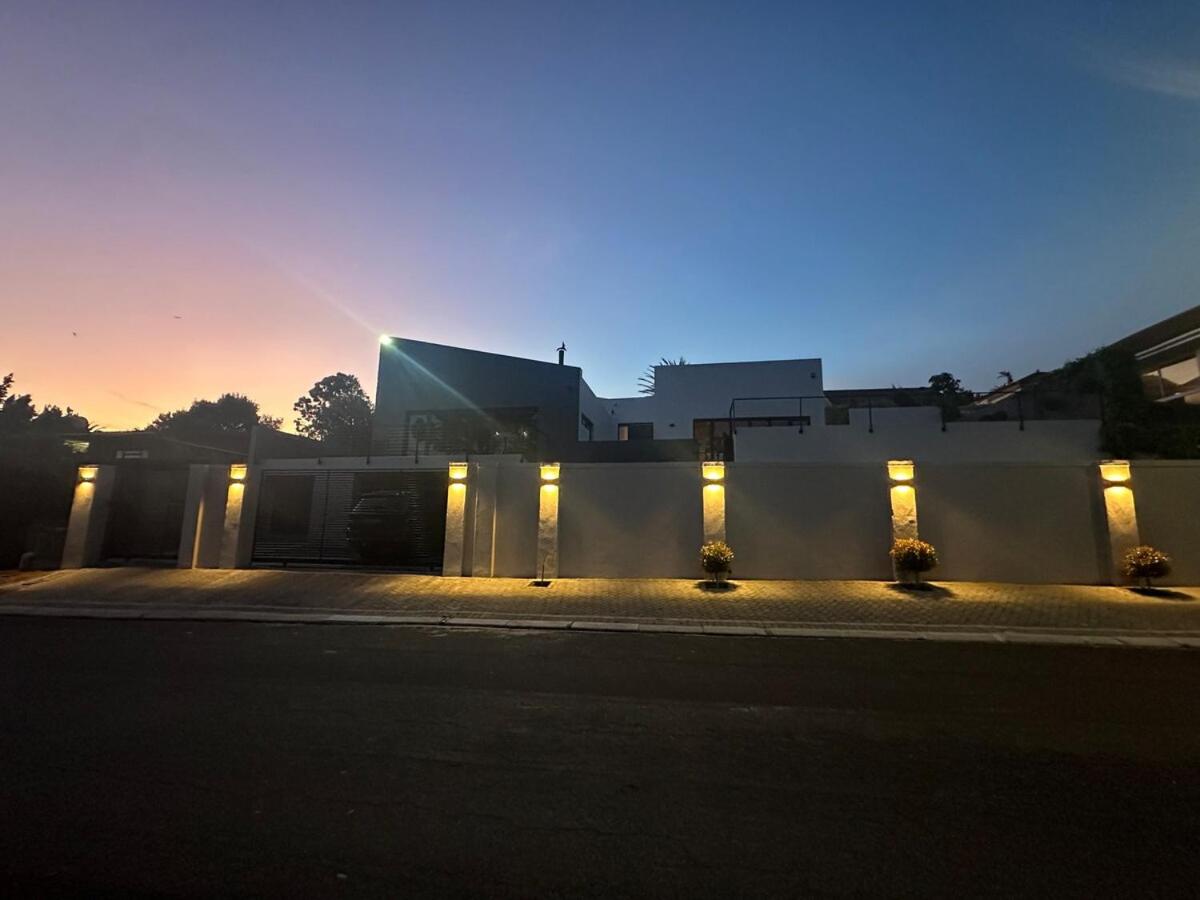 Somerset-West PRIME SPOT Solar Powered - B&B Helderberg