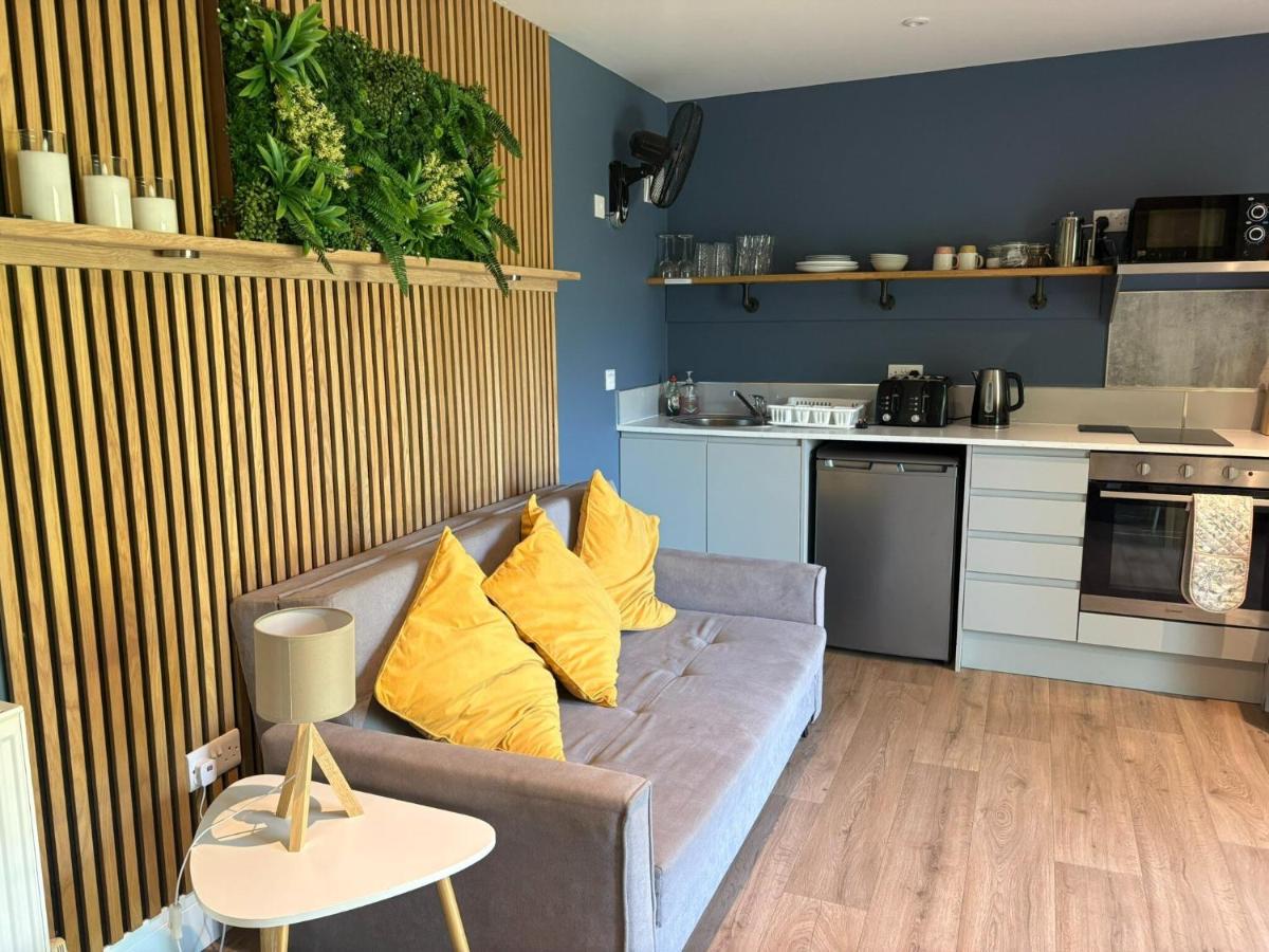 Luxury Silver Birch Lodge: Hot Tub/BBQ/Fire Pit - B&B Toppesfield