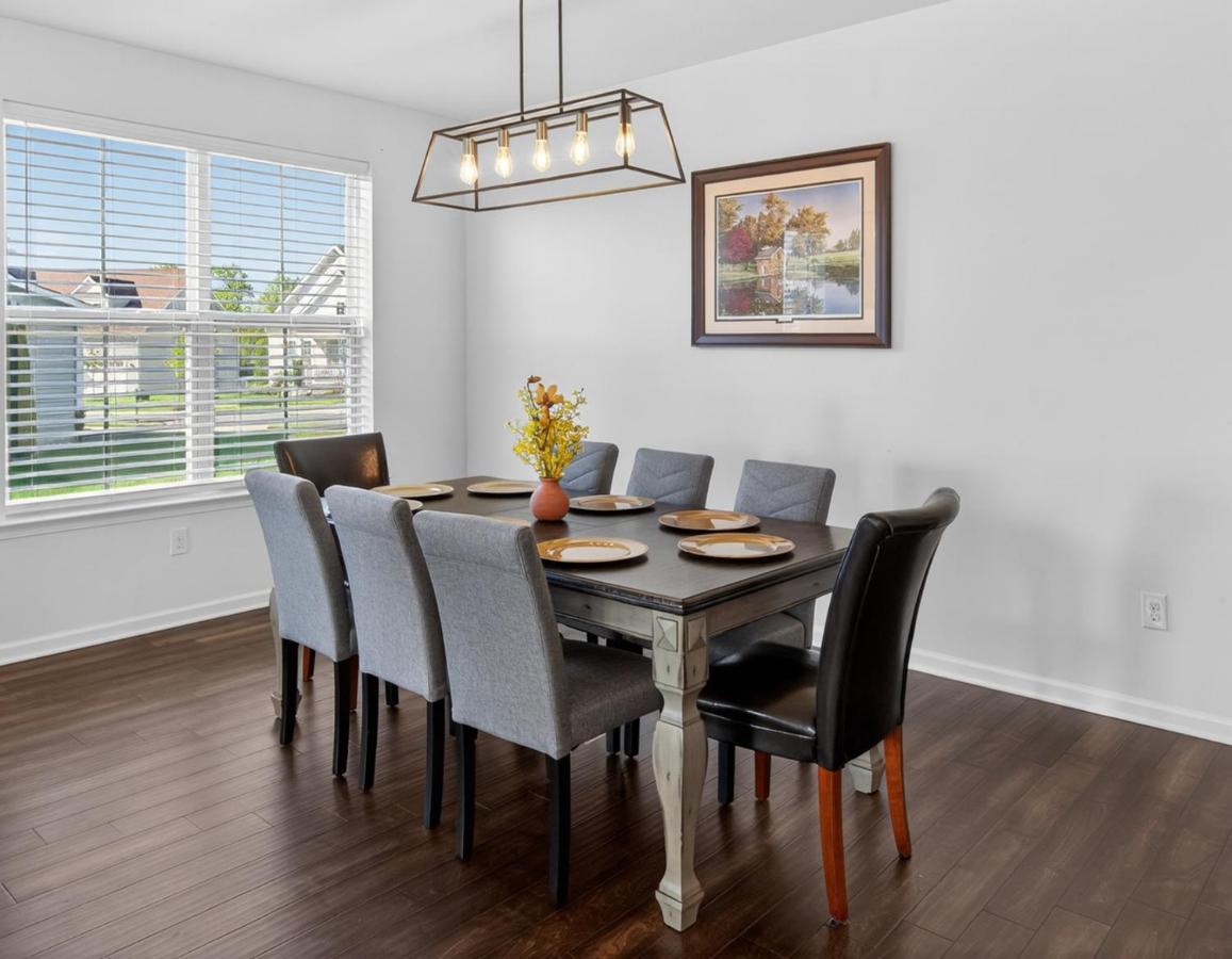 Spacious Home for Families and Teams - Multiple Work Spaces and Parking Spaces - B&B Middletown